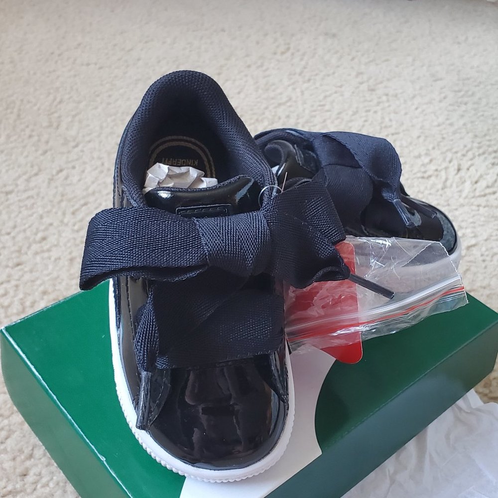 Puma Kids Basket Heart Patent Sneakers with Bow Shoelaces Size 7 - Black